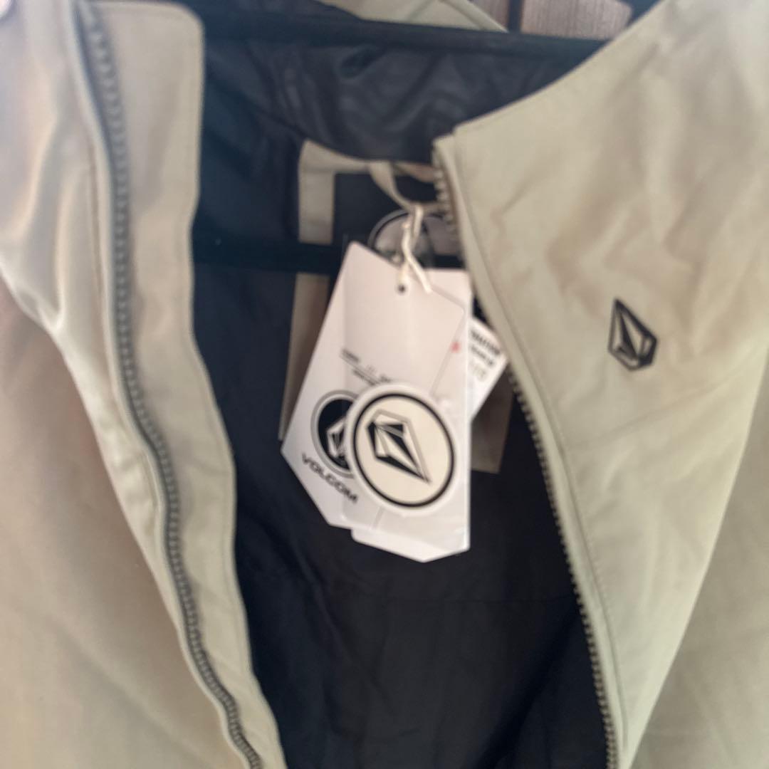 VOLCOM （ボルコム）のスノーボードジャケット」