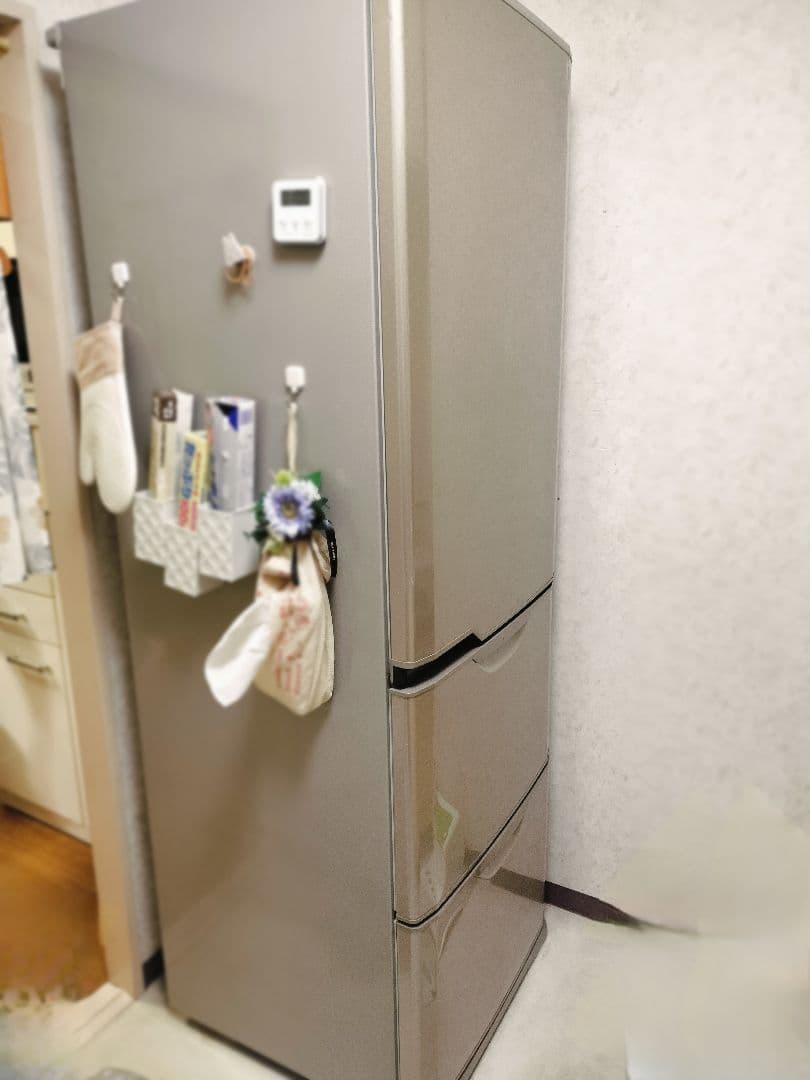 シルバー冷蔵庫 上部冷蔵室 下部冷凍室