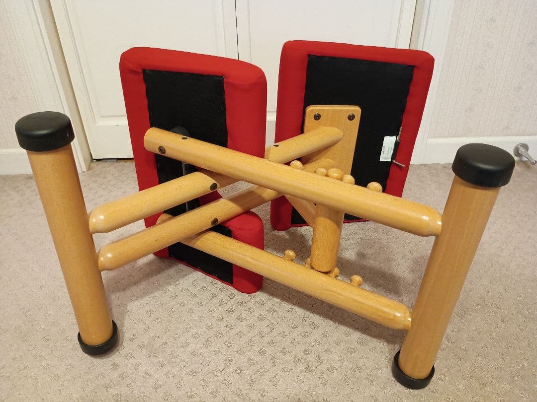 ヴァリエール　バランスチェア　レッド　学習椅子　 姿勢矯正