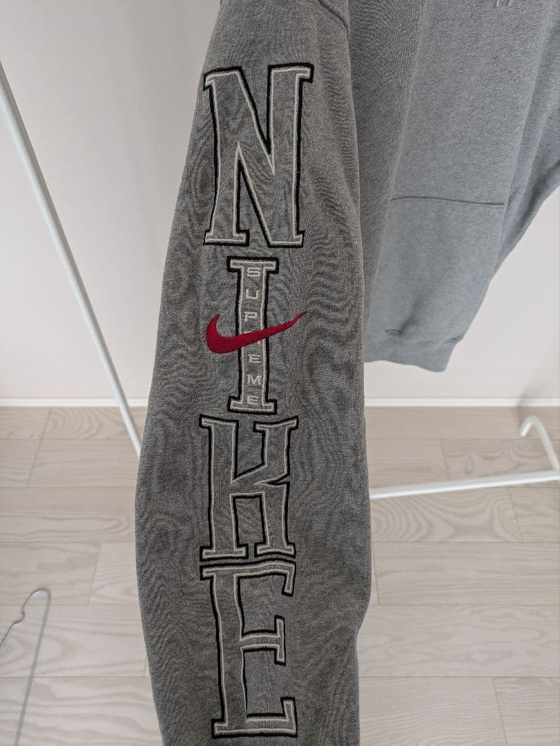 Nike x Supreme グレー フード付きスウェット L
