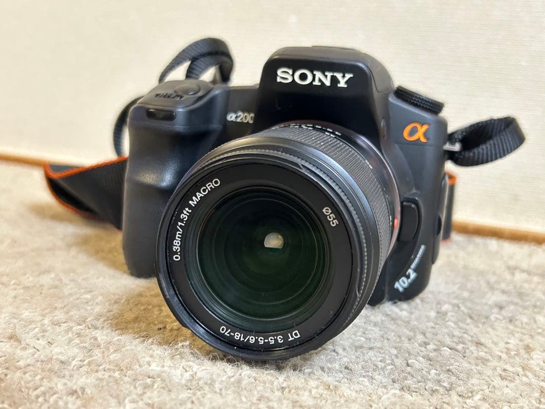 SONY α200 デジタル一眼レフカメラ　即撮影可能