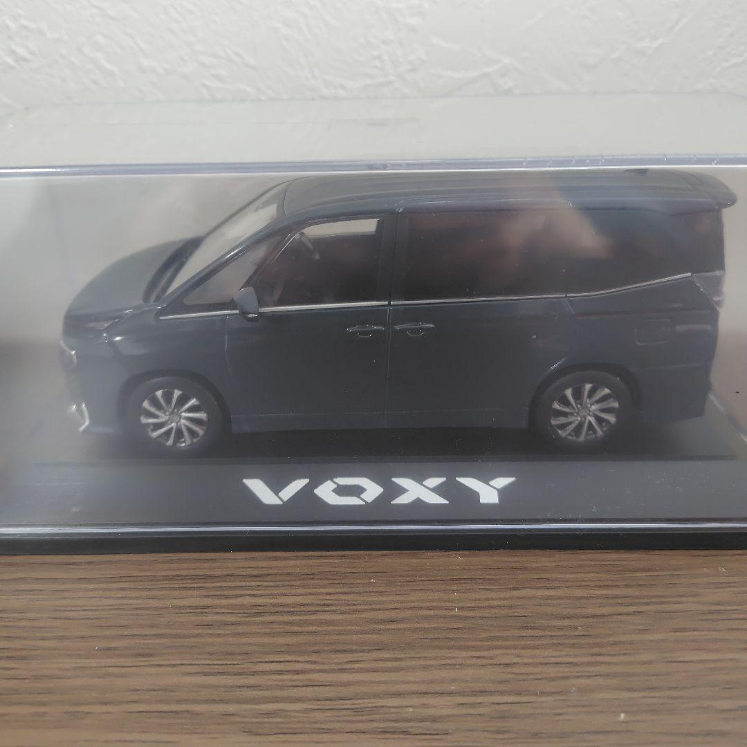 トヨタ　ヴォクシー　VOXY　1/30　スケール　ダイキャスト　 マッシブグレー