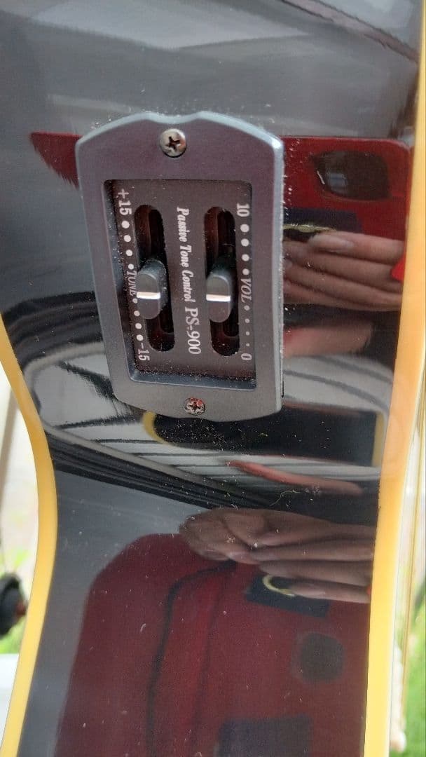 超美品 ピアノブラック ２wayコントロールPU付き エレアコ