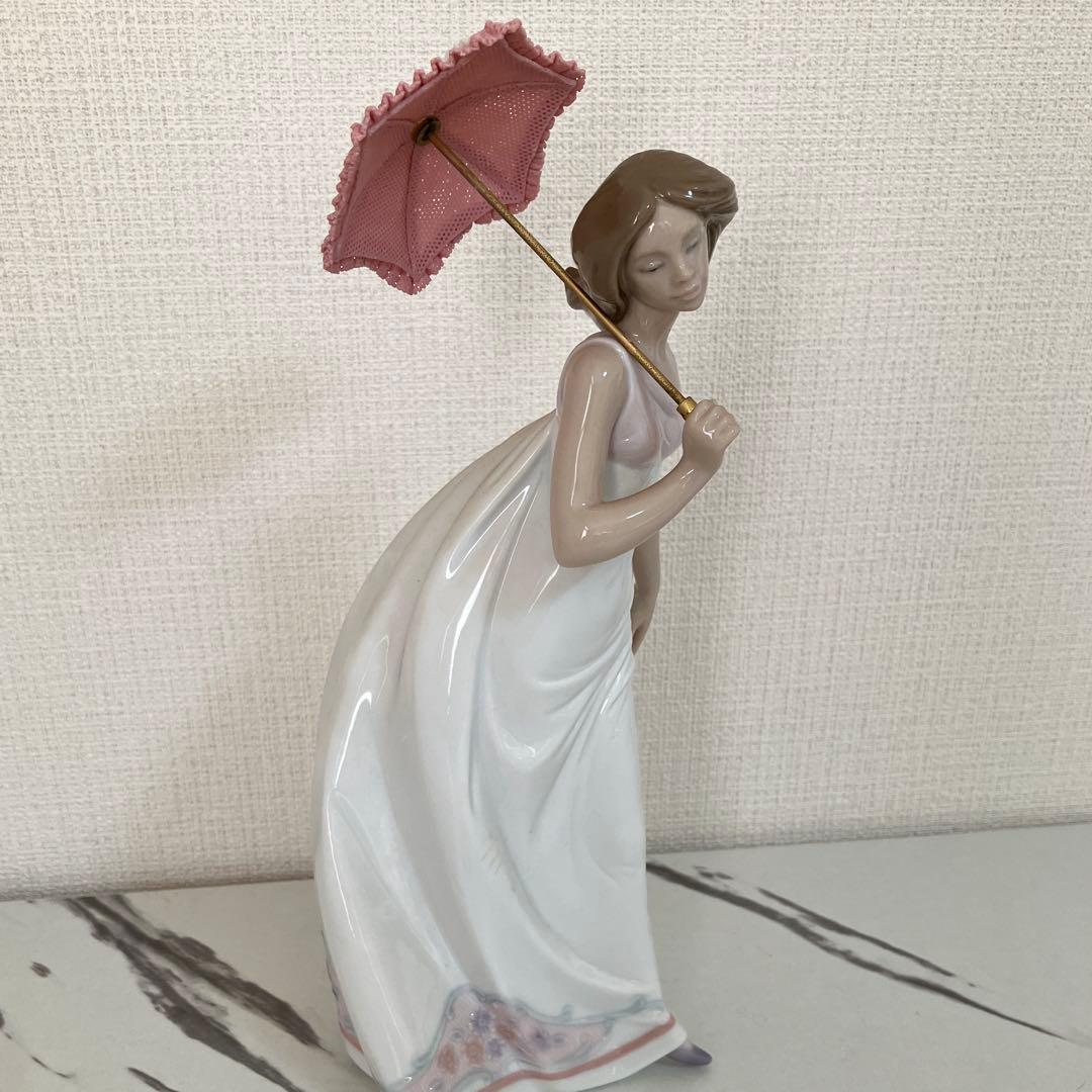 LLADRO リヤドロ 07636 日傘を持つ女性 置物 箱付