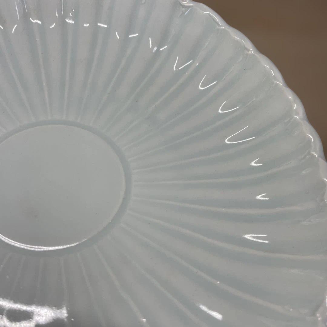 上田恒次　白磁菊皿　共箱