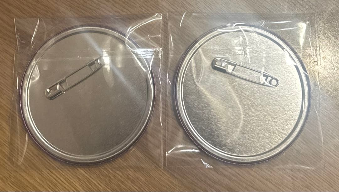 ジョジョの奇妙な冒険 アニメ10周年記念展 缶バッジ 東方仗助