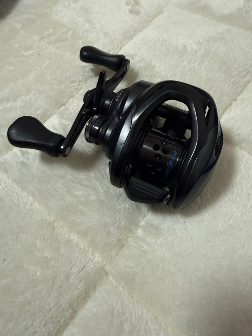 SLX XG ベイトリール ブラック