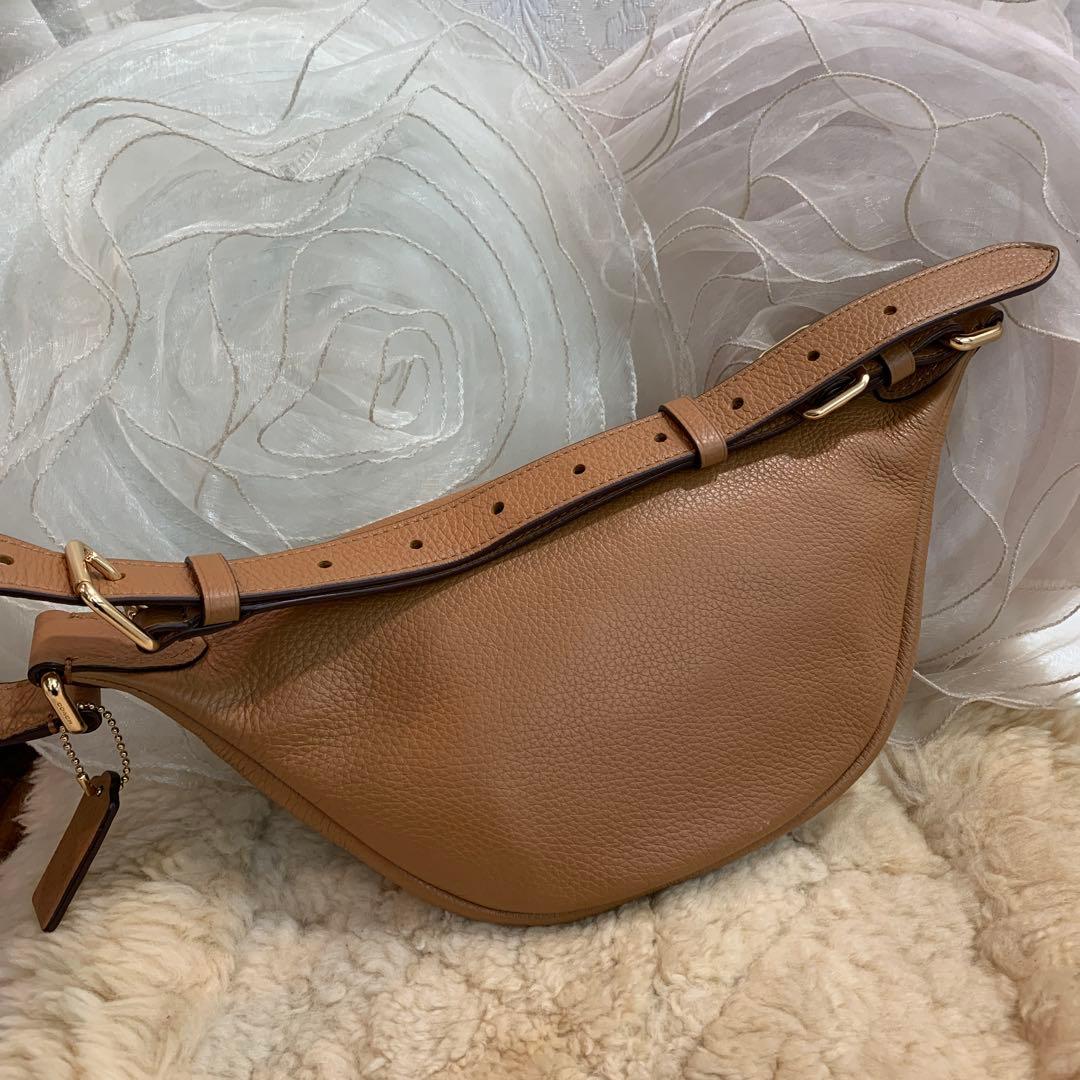 極美品☆COACH　ウエストバッグ　ミニ　ロゴ　ヒップバッグ　レザー　キャメル