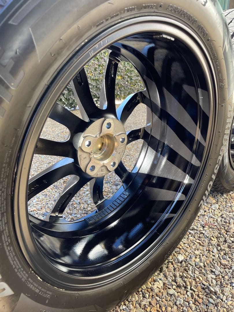 雨*太様 ポルシェマカン95B BS ブリザック19インチ スタッドレスタイヤホ