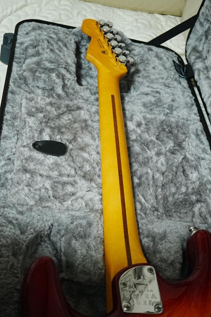 【最終値下げ】American Ultra Luxe Stratocaster