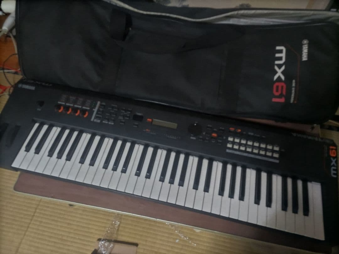 Yamaha MX61 シンセサイザー 専用ケース付き