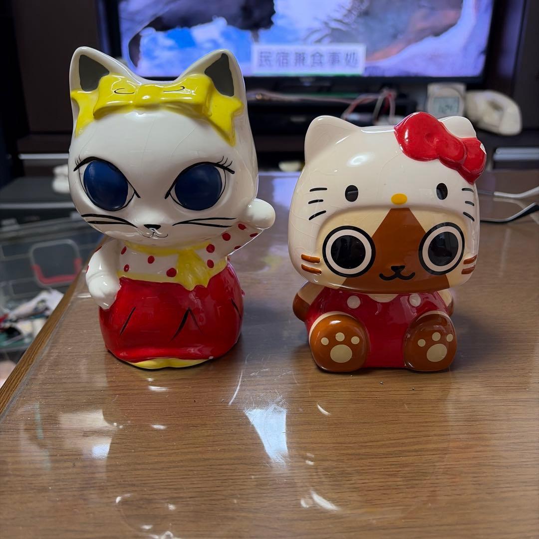 ナムコなんじゃタウン　ハローキティとモンスターハンター陶器フィギュアセット