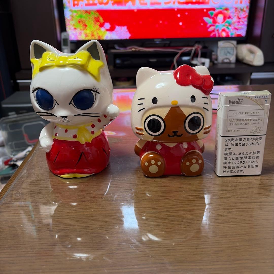 ナムコなんじゃタウン　ハローキティとモンスターハンター陶器フィギュアセット