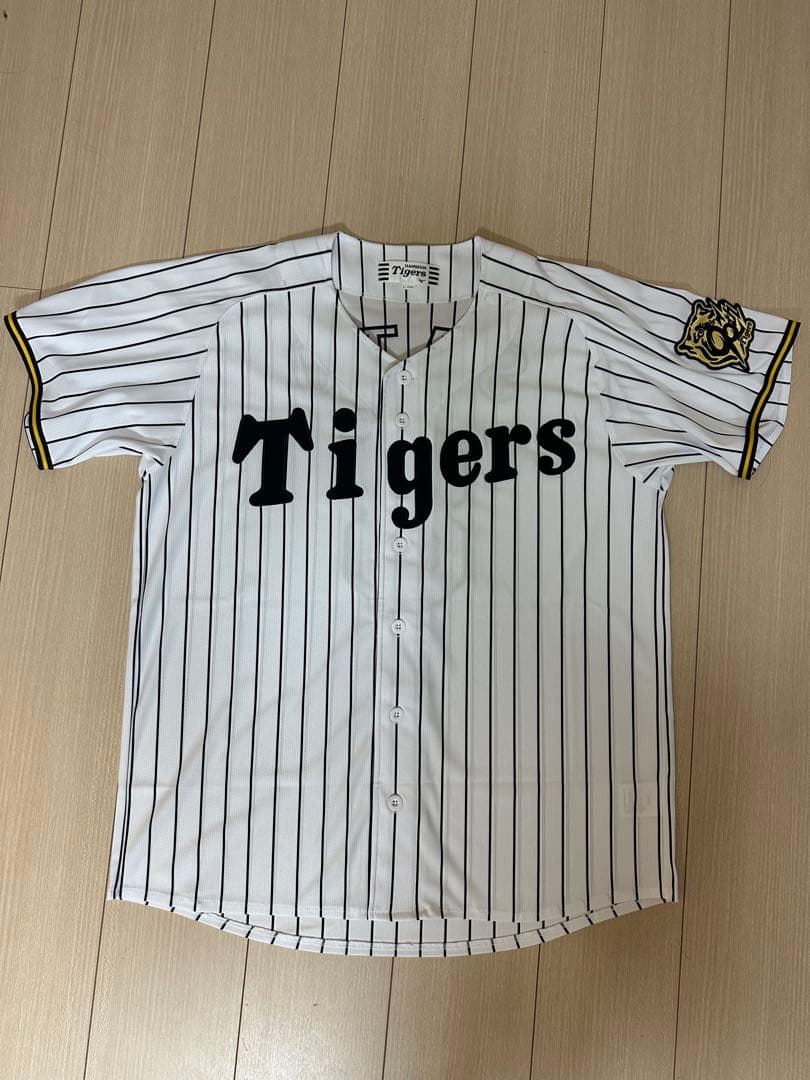 【値下げ交渉可】2025年シーズン　佐藤輝明　ユニフォーム　ワッペン付