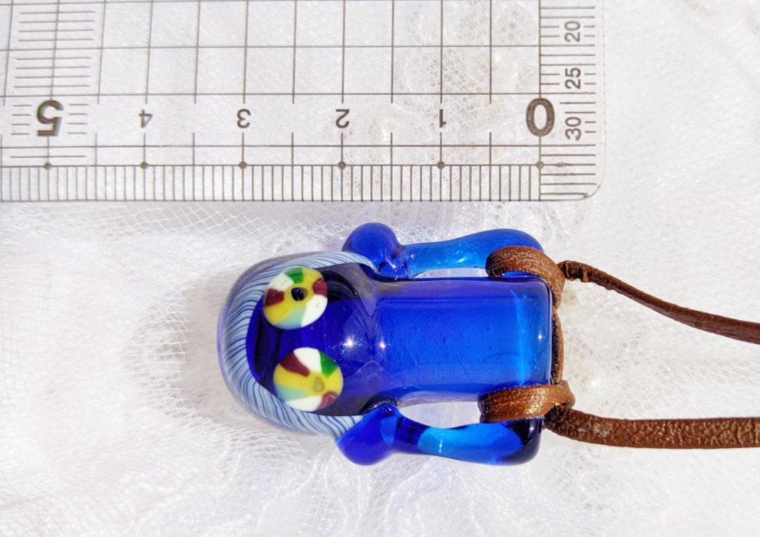 吉田正子トンボ玉（貳拾陸）　「瓶型」皮ひもネックレス　ガラス玉に込めた日本画