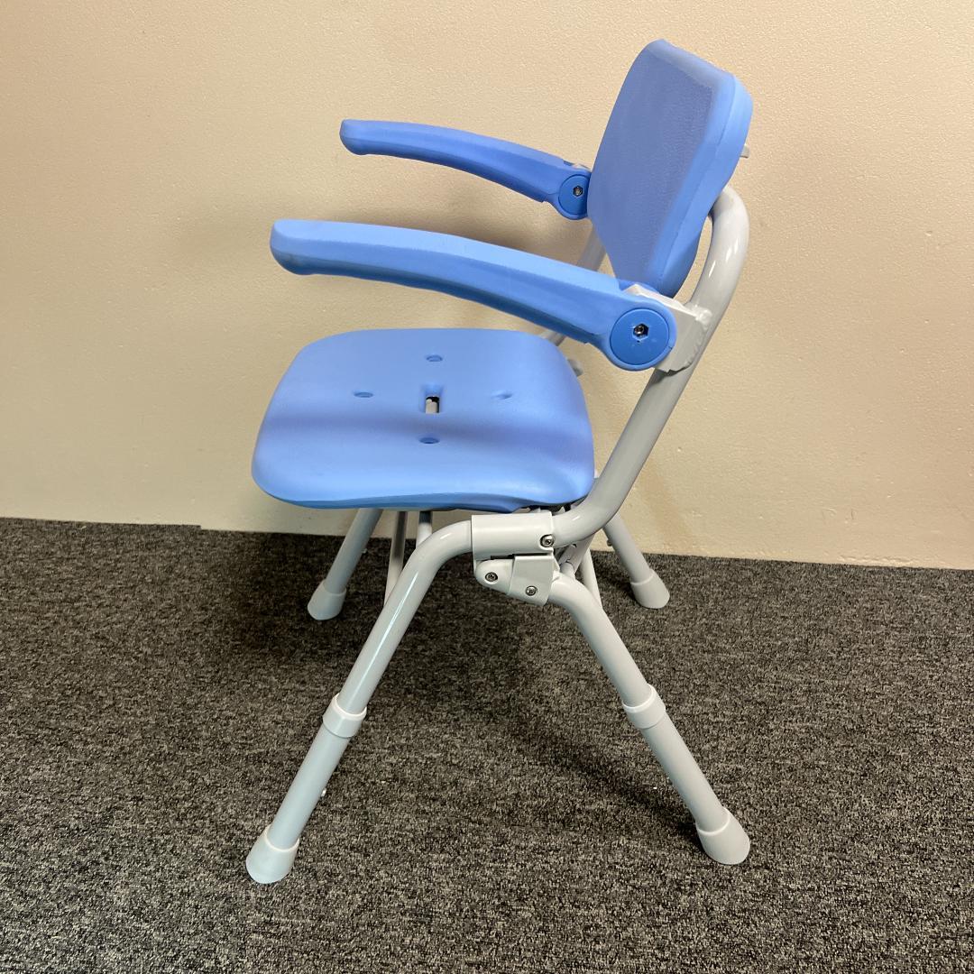 ほぼ未使用　パナソニック　折りたたみ式　入浴用椅子　PN-L41831