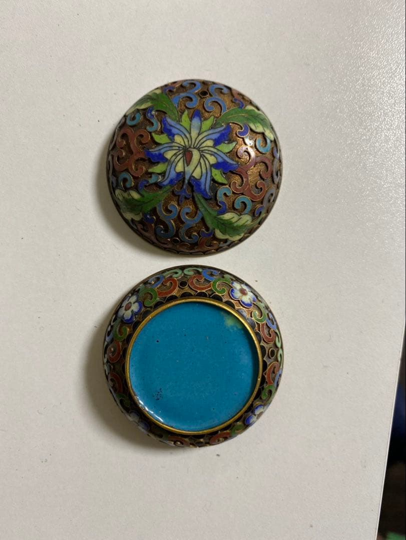 七宝焼き　花模様の金属製香合