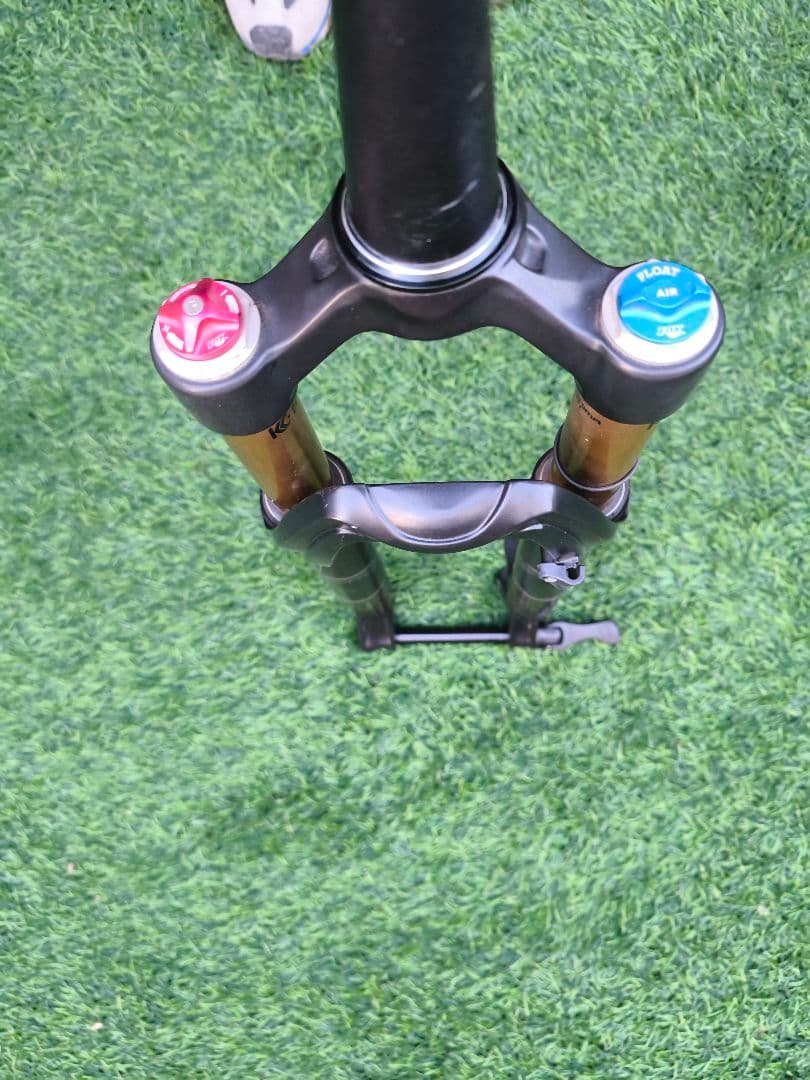 Fox 32 エアサスペンションフォーク Kashima Coat