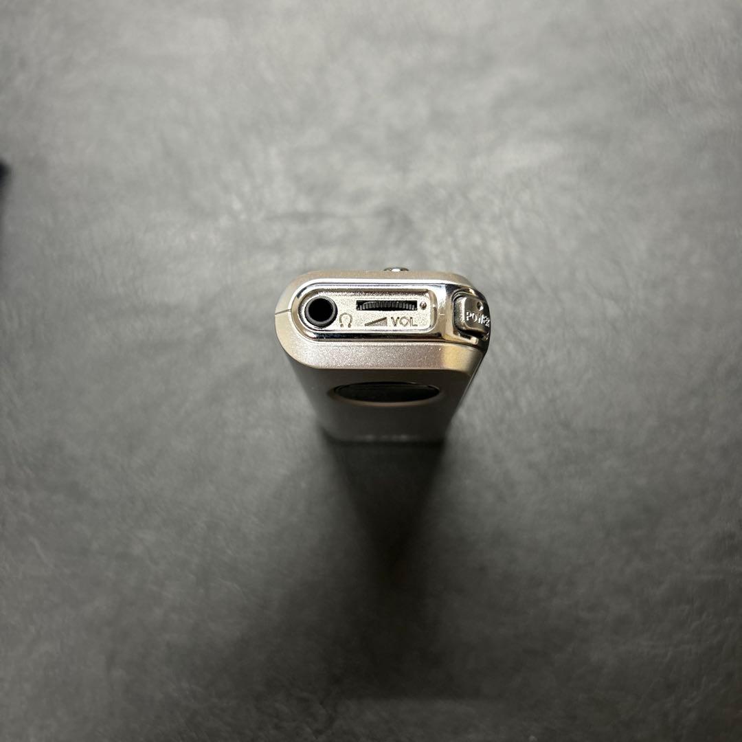 美品　SONY SRF-M98 FMラジオシルバー　PLLシンセサイザーラジオ