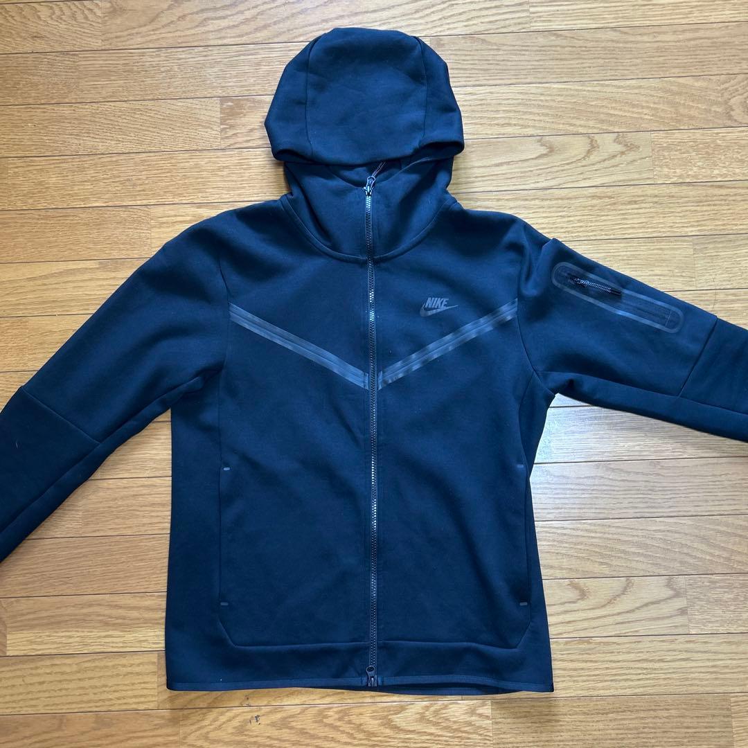 NIKEテックセットアップ