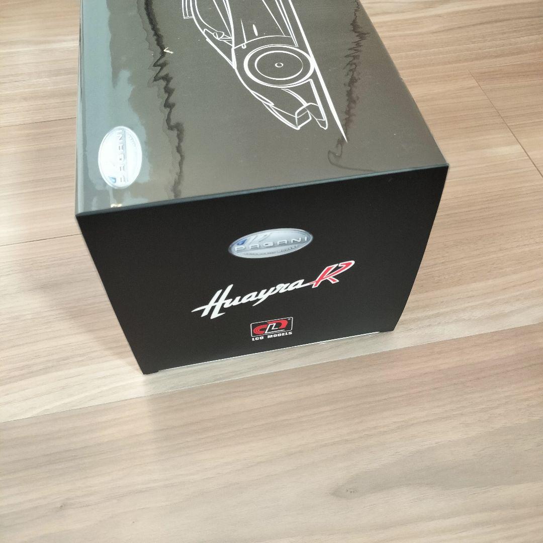 LCDMODELS　1/18　パガーニ　ウアイラR