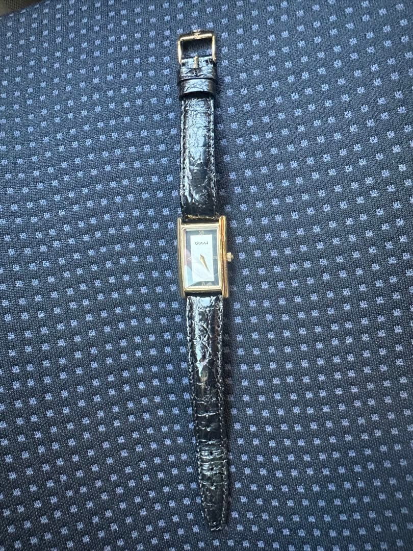 GUCCI レザー ストラップ 時計 2600 L