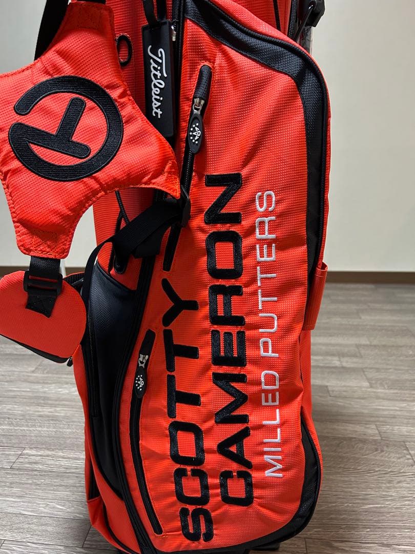 鮮やかなオレンジとブラックのコントラストが美しい！スタンド式キャディバック　軽量