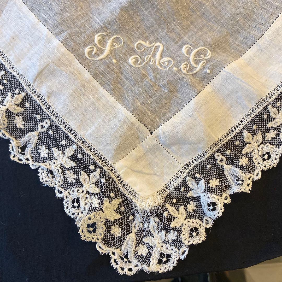 France アンティーク　手刺繍ハンカチ　美しいレース