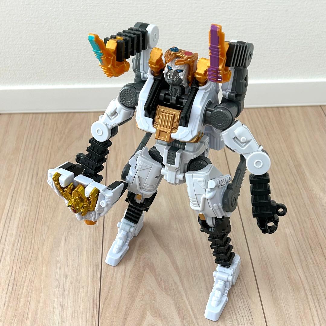 王様戦隊 DXキングオージャー タランチュラナイト　3大シュゴッド 現状品