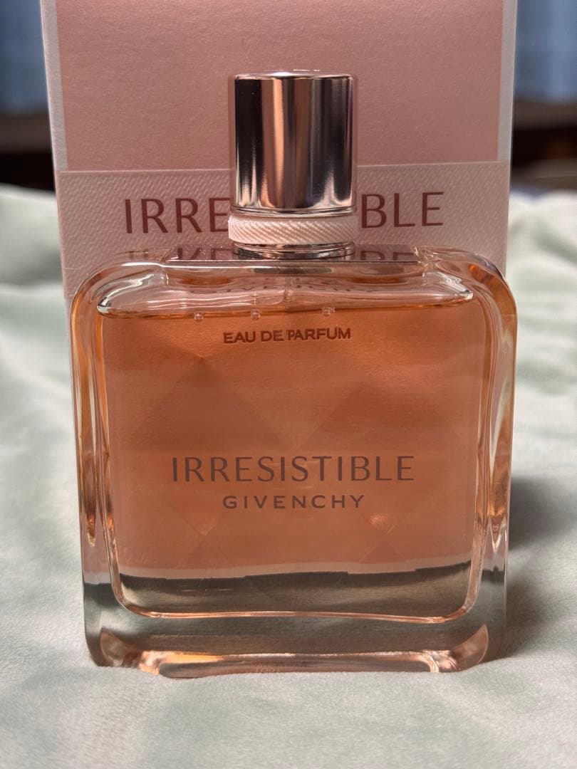 GIVENCHY イレジスティブル オーデパルファム 80mL