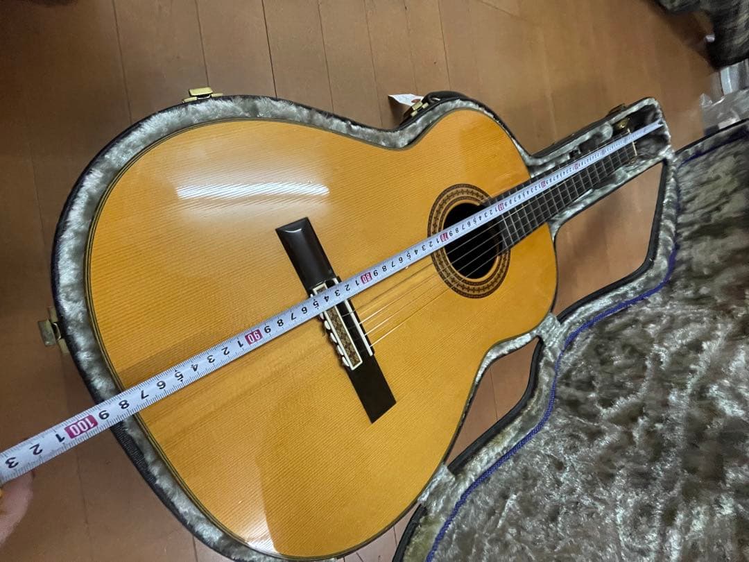 ③アコースティックギター ハードケース付