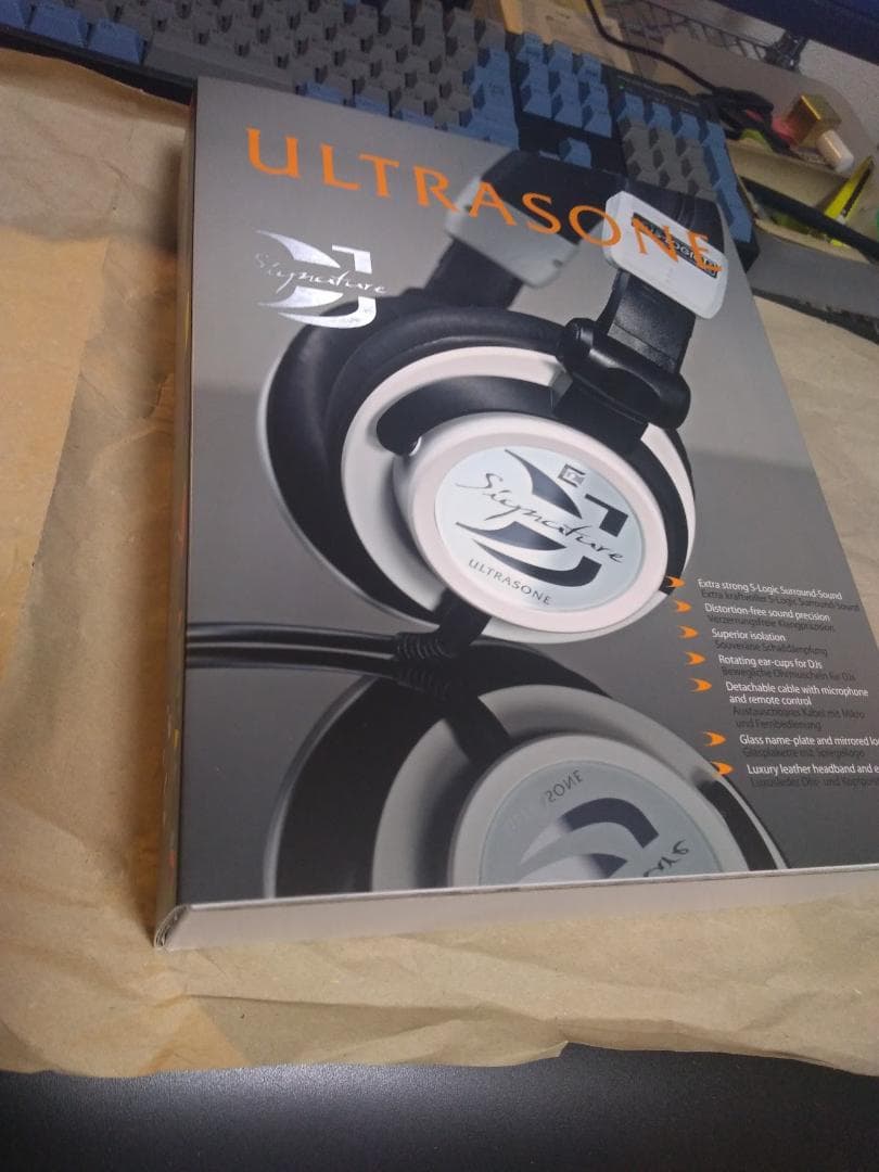 Ultrasone Signature DJ ヘッドホン（未使用品）