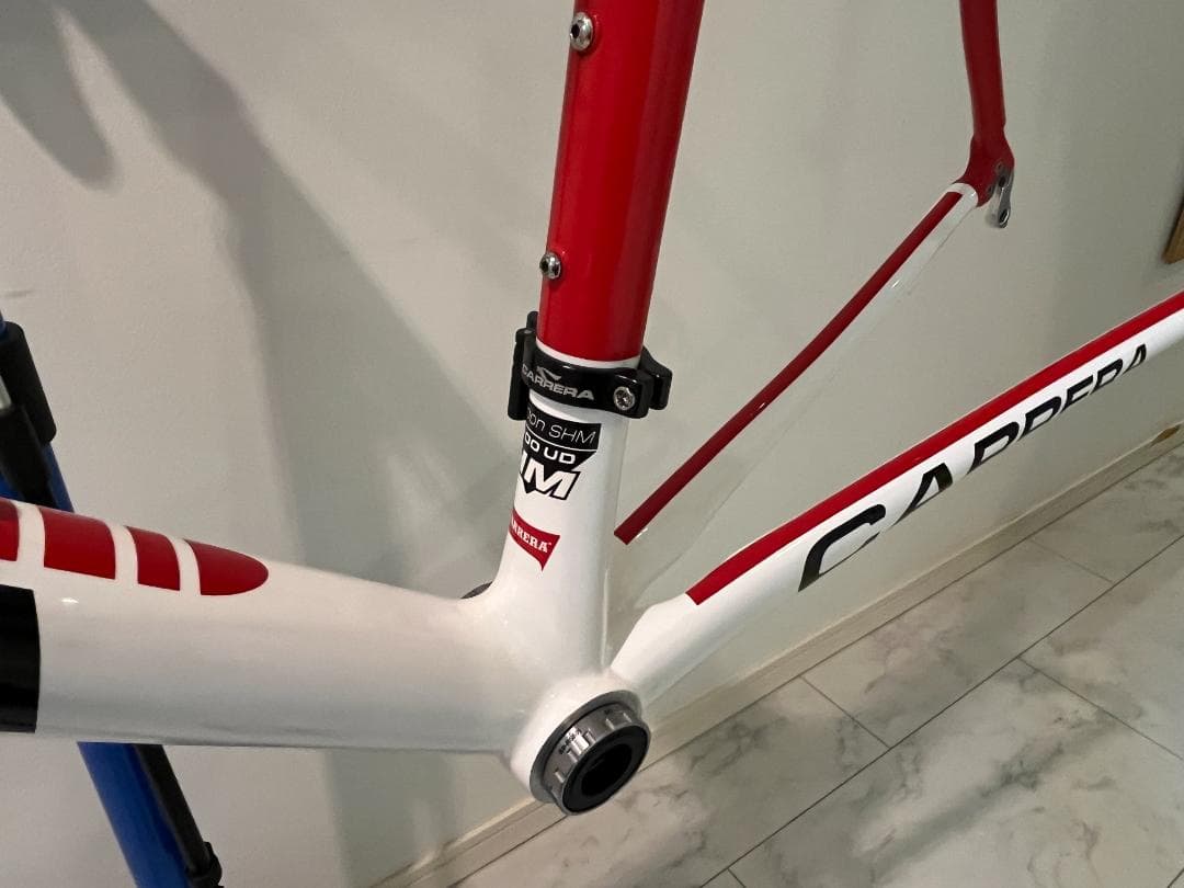 【美品】　CARRERA VELENO カレラ カーボンフレーム