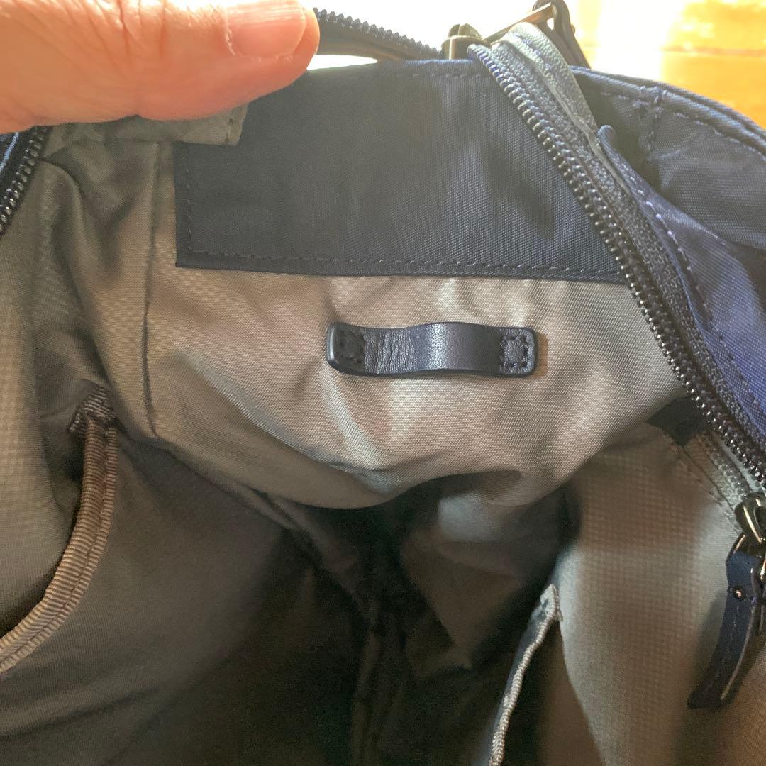 TUMI ボヤージュスモール　マリンブルートートレディースバッグ