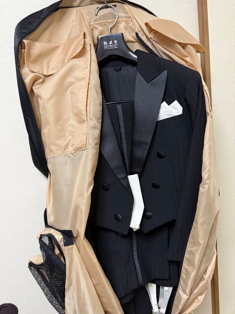 【期間限定値下げ】社交ダンス　燕尾服　衣装　専用衣装ケース付き