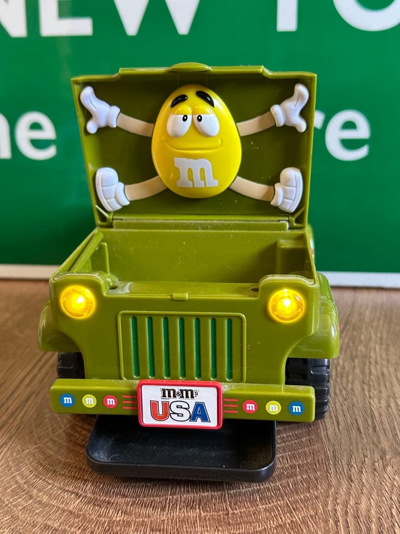 M&M's オリーブグリーンミニカー