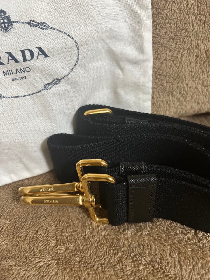 【未使用品】PRADA カナパブラックキャンバスストラップ　黒　ゴールド金具