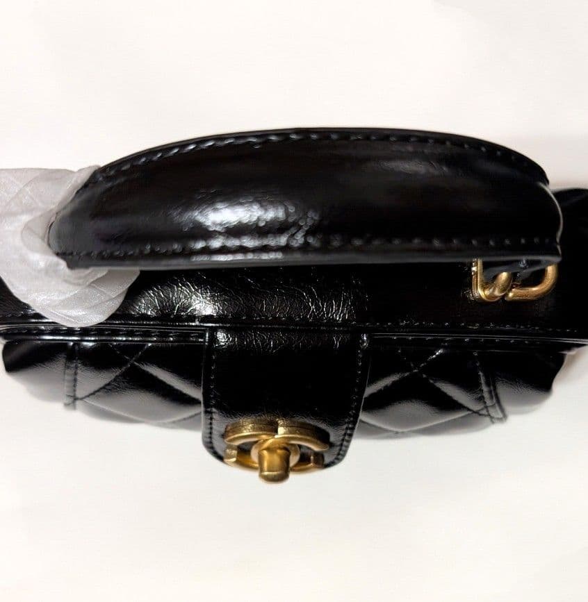 CHANEL ノベルティキルティングチェーンショルダー エナメル バッグ2way