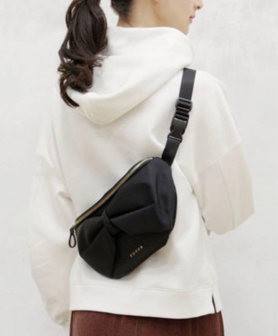 セール　トッカ　tocca リボン ウエストポーチ　　 ボディーバッグ