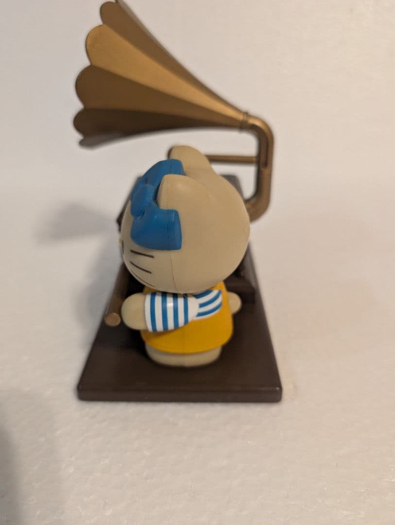 ハローキティ 蓄音機型ラジオ