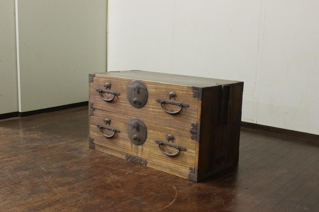 二本松箪笥 二段 前桐 鶴亀金具 古い和箪笥 時代箪笥 古家具/ローボード古民藝