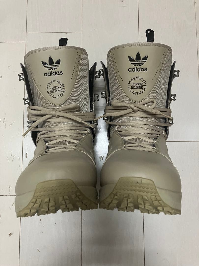 adidas スノーボードブーツ ベージュ