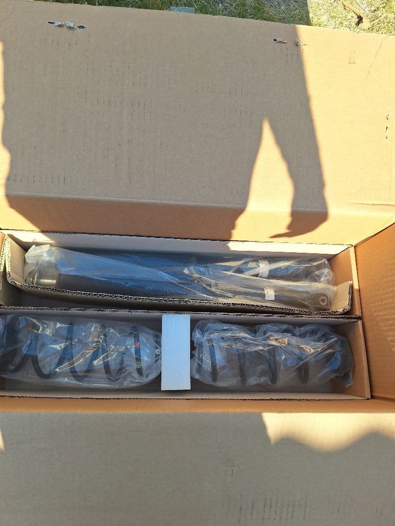 N-BOX カスタム jf3 純正ショックアブソーバー