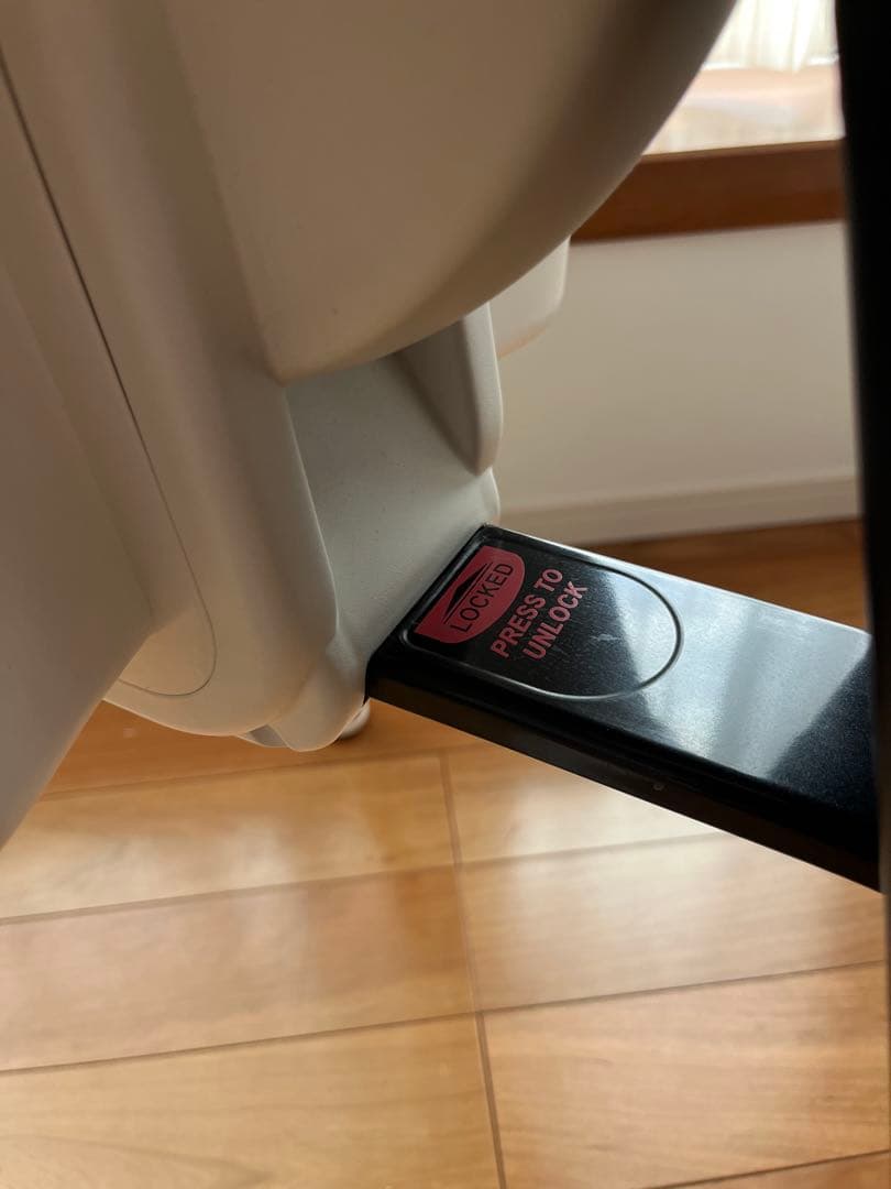 取扱説明書ありBABYBJORN　ベビージョルン　ハイチェア　ベビーチェア