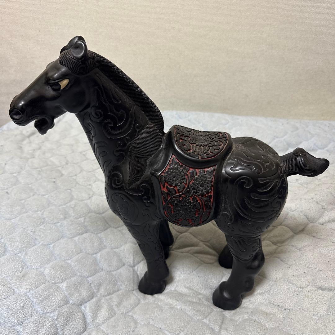 美品!堆朱堆黑馬細密彫刻縁起物置物唐物漆芸中国美術時代物古玩骨董品アンティーク