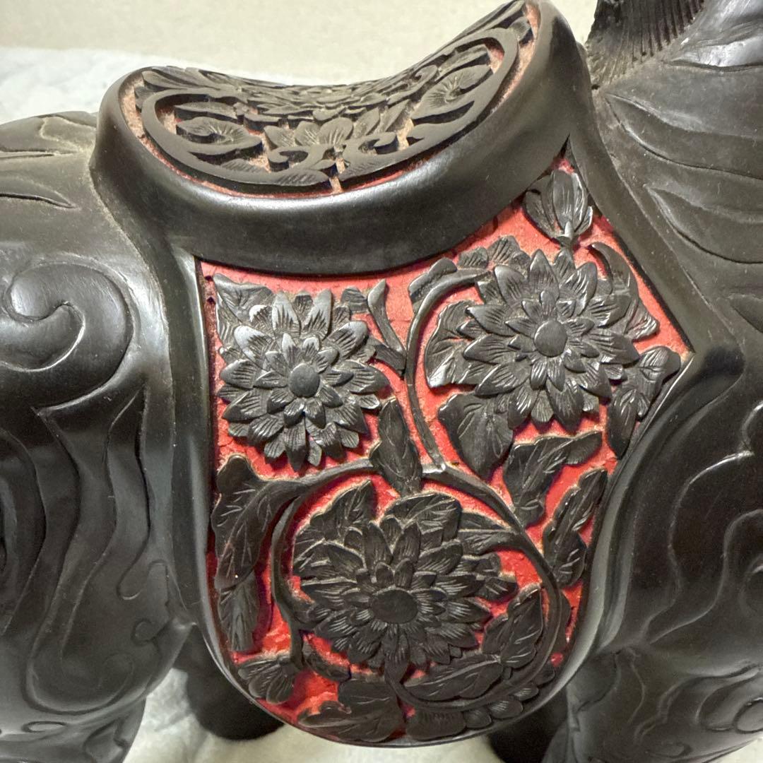 美品!堆朱堆黑馬細密彫刻縁起物置物唐物漆芸中国美術時代物古玩骨董品アンティーク