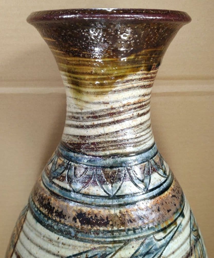 大傑作【本物保証】金城次郎 魚紋花瓶 共箱(本人直筆）h42cm超 栞 人間国宝