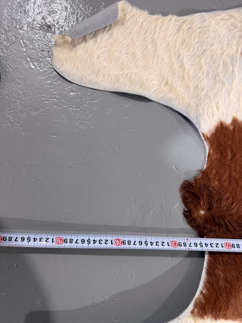 本革製　牛革ラグ 茶色と白