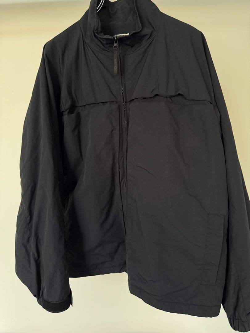 GOOD ENOUGH マグネット ナイロンジャケット ブル