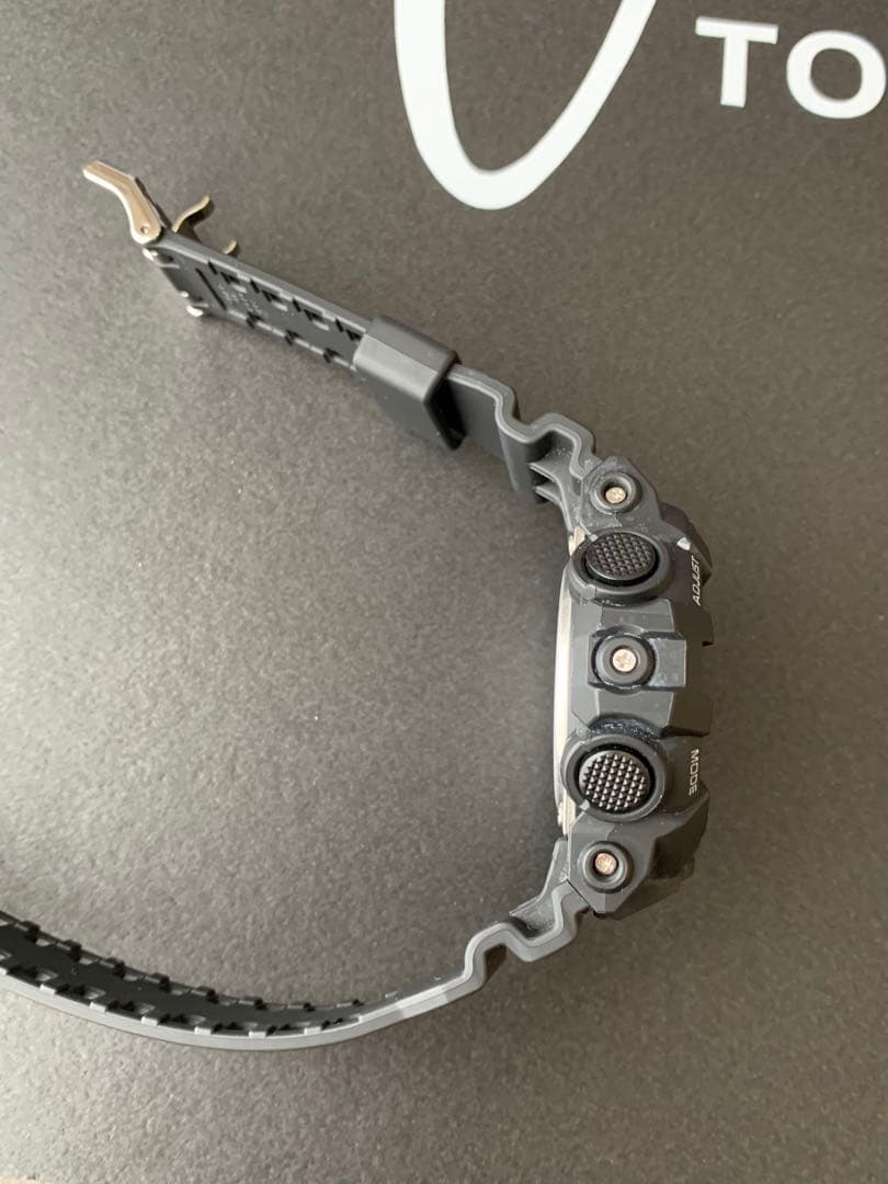 【新品】CASIO G-SHOCK GA-710 ジーショック 早い者勝ちです